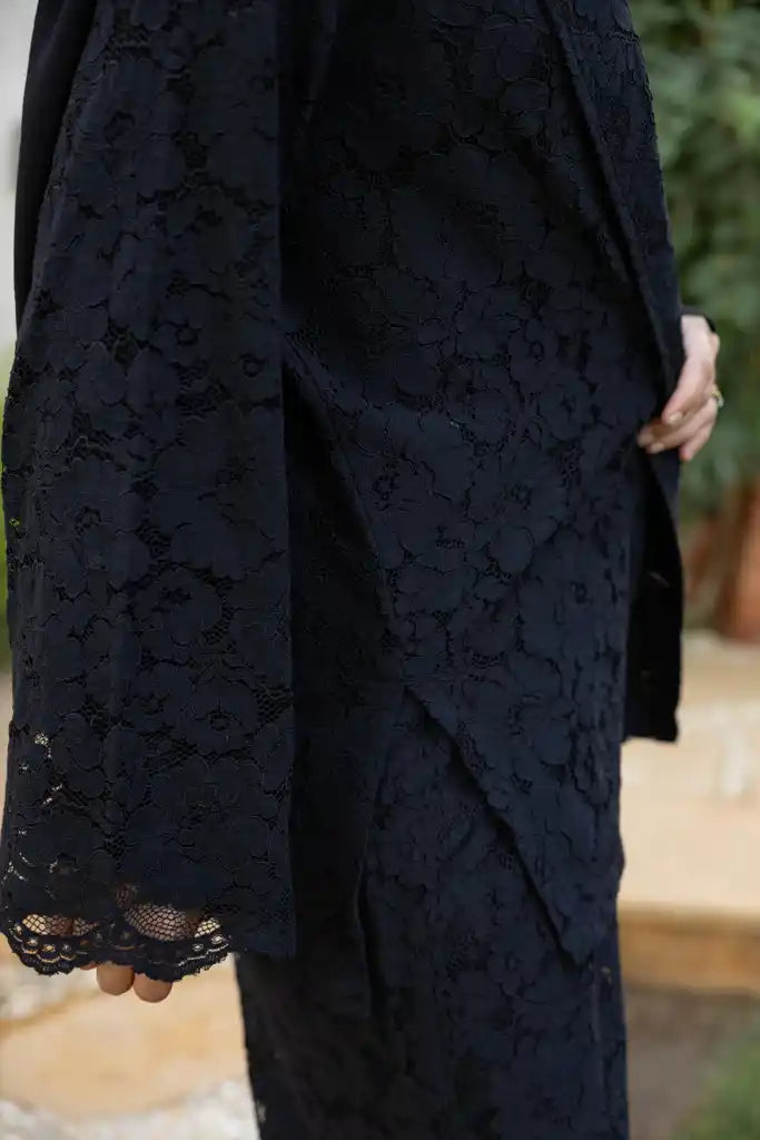 The Lace Edit in black + pants liner