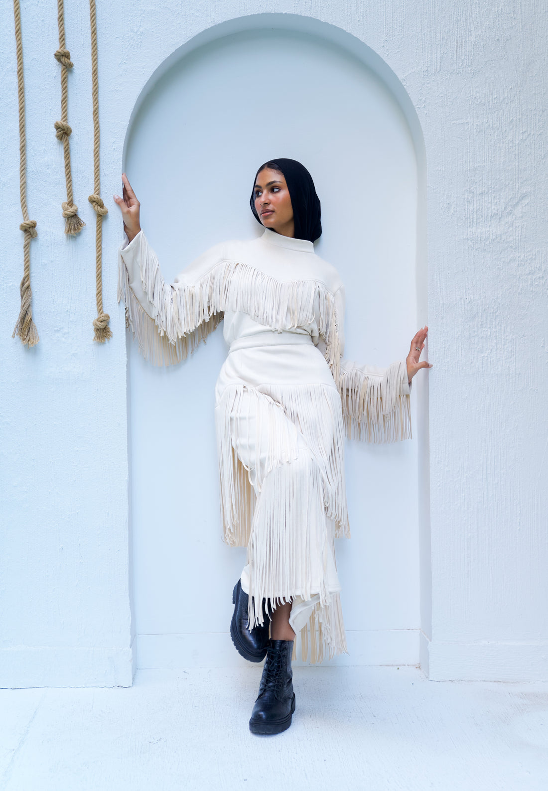 Suede fringes set in beige