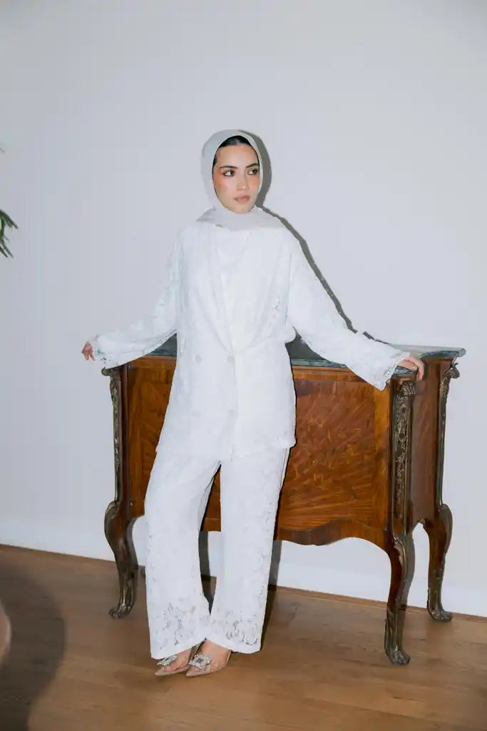 The Lace Edit in white + pants liner