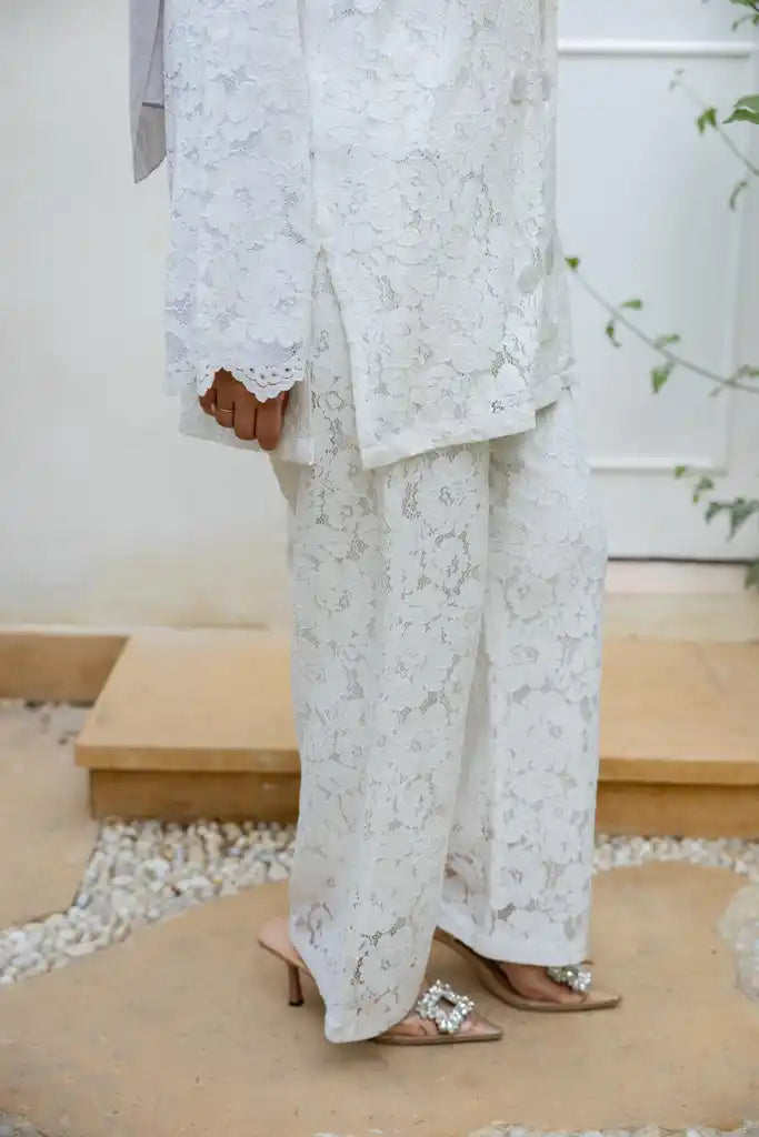 The Lace Edit in white + pants liner