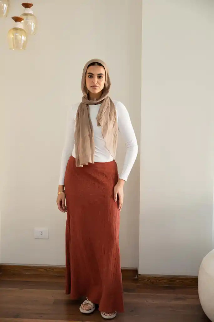 Flow Asymmetrical skirt in brick