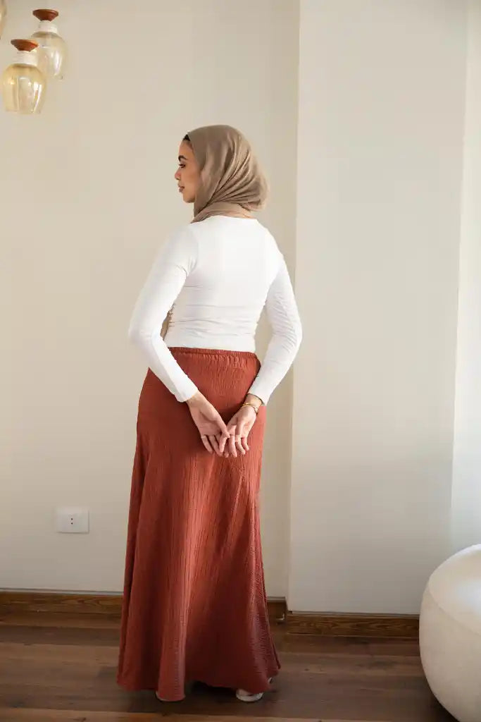 Flow Asymmetrical skirt in brick
