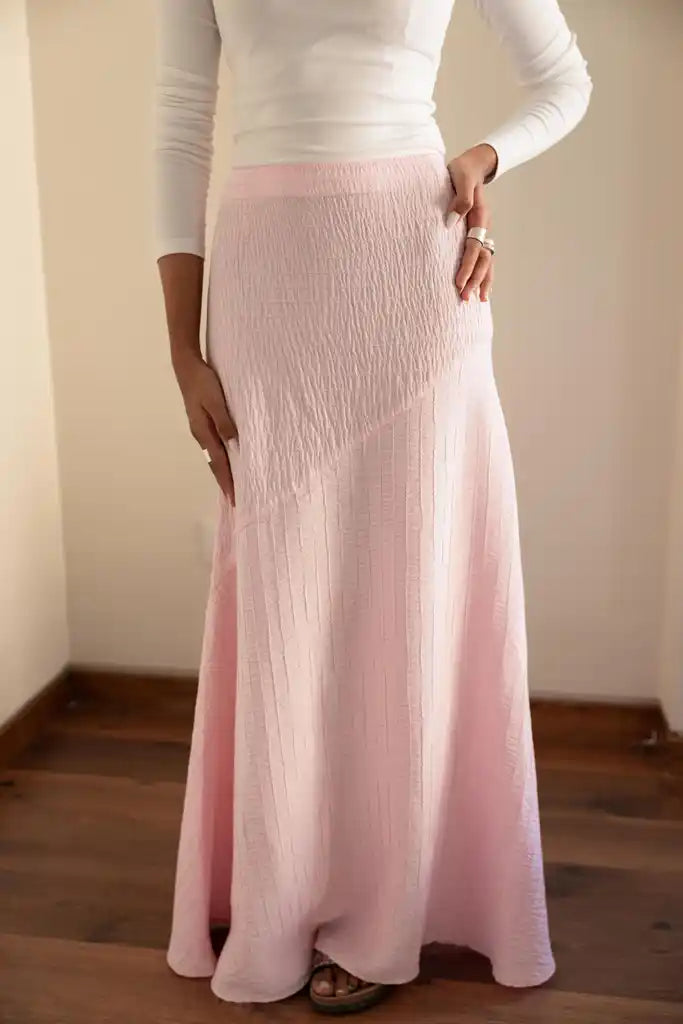 Flow Asymmetrical skirt in pink