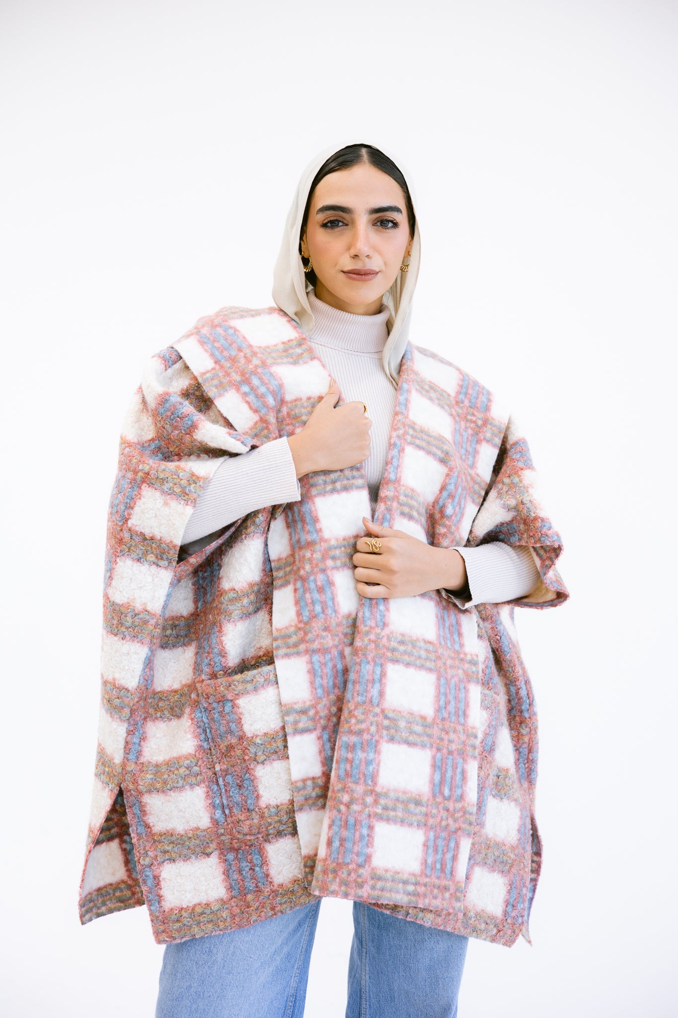 Keep me warm cape in beige