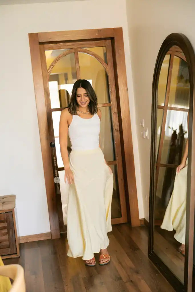 Flow Asymmetrical skirt in butter yellow